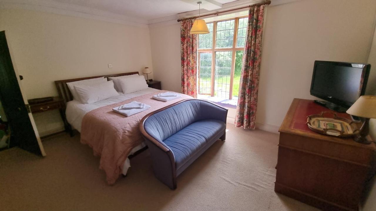 Old Manor House Bed and Breakfast Shepperton Εξωτερικό φωτογραφία