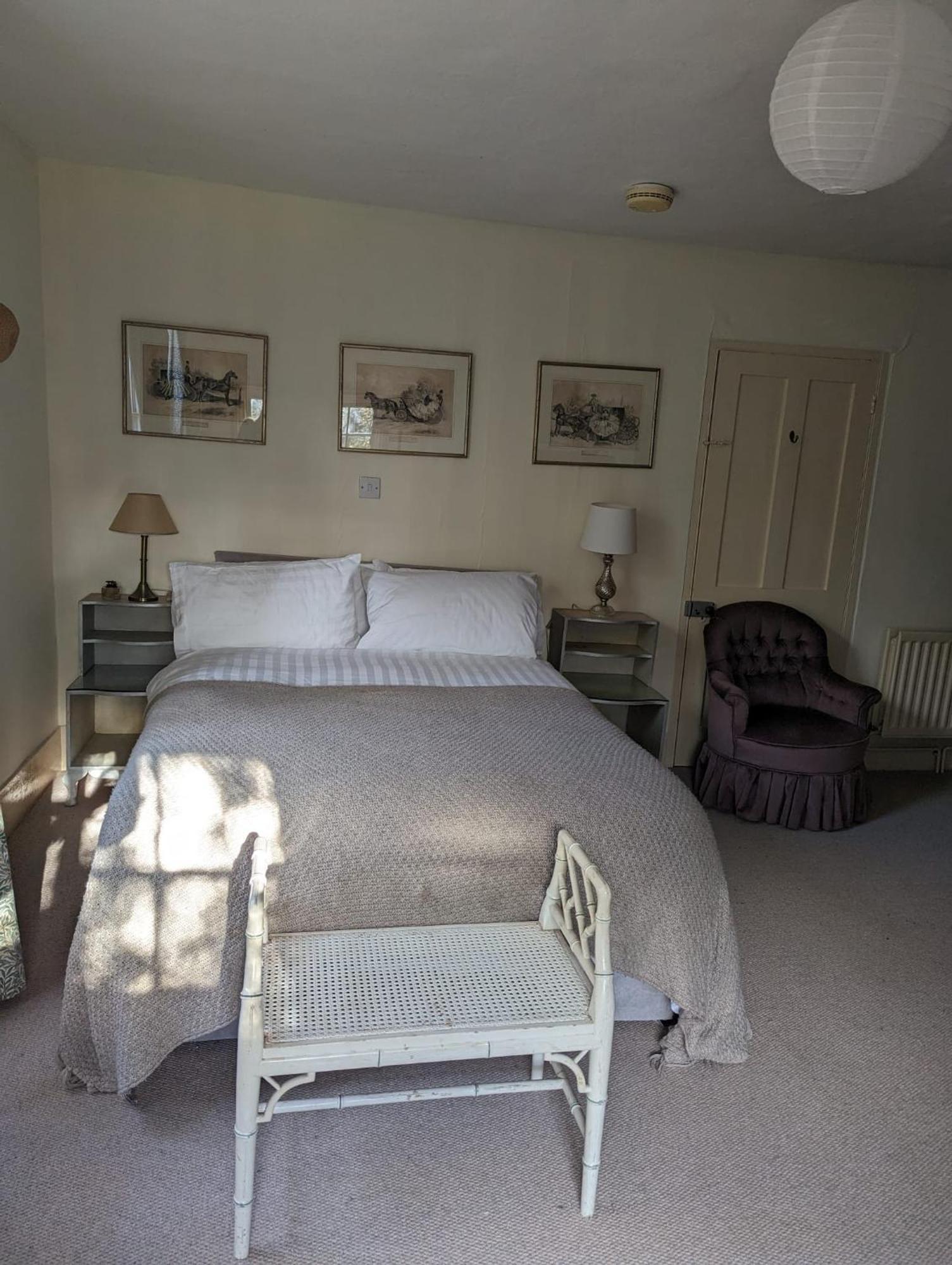 Old Manor House Bed and Breakfast Shepperton Εξωτερικό φωτογραφία