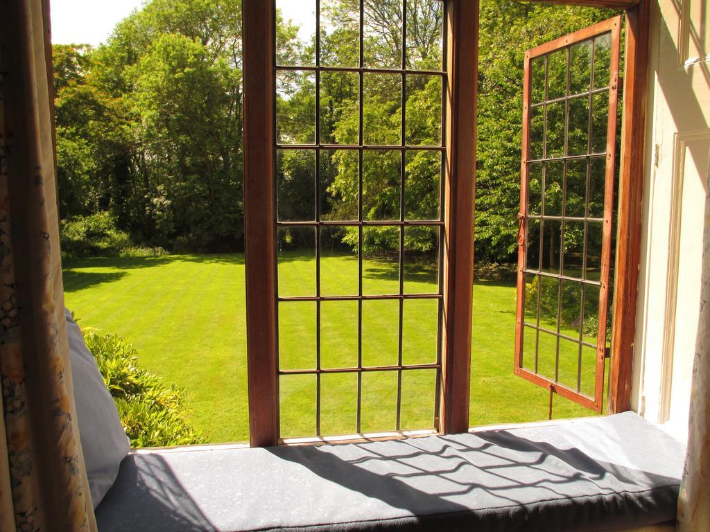 Old Manor House Bed and Breakfast Shepperton Δωμάτιο φωτογραφία