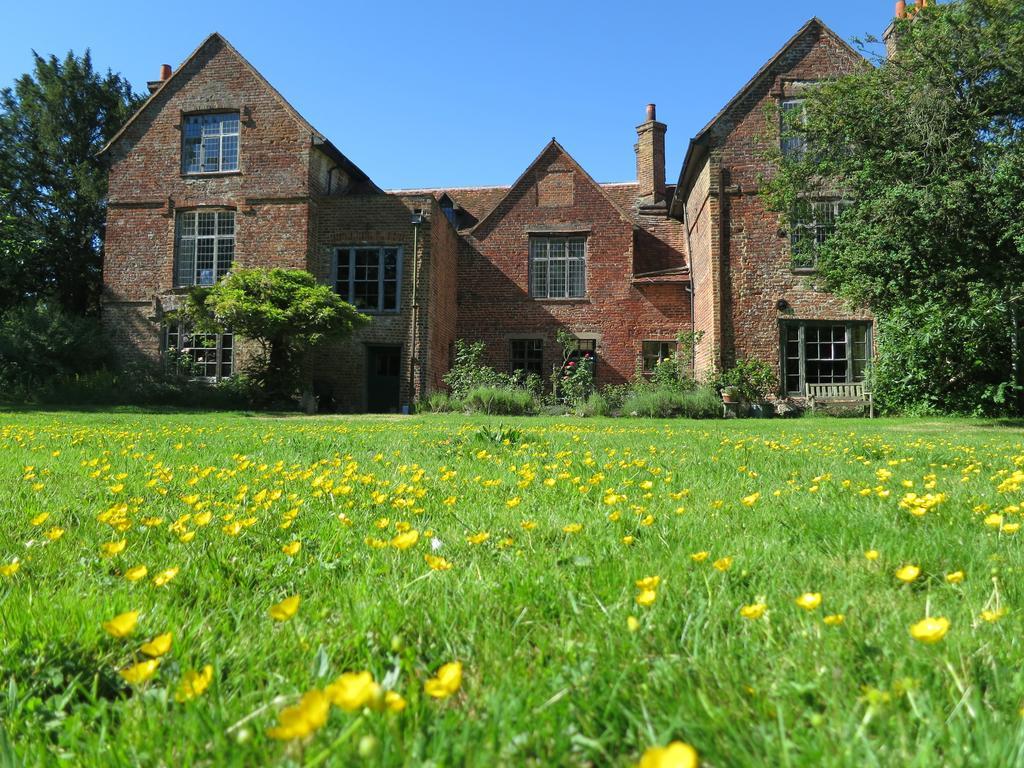 Old Manor House Bed and Breakfast Shepperton Εξωτερικό φωτογραφία