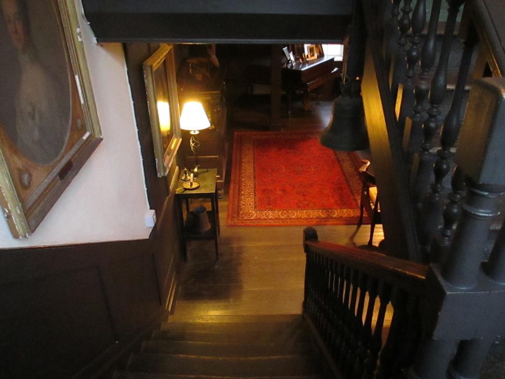 Old Manor House Bed and Breakfast Shepperton Εξωτερικό φωτογραφία